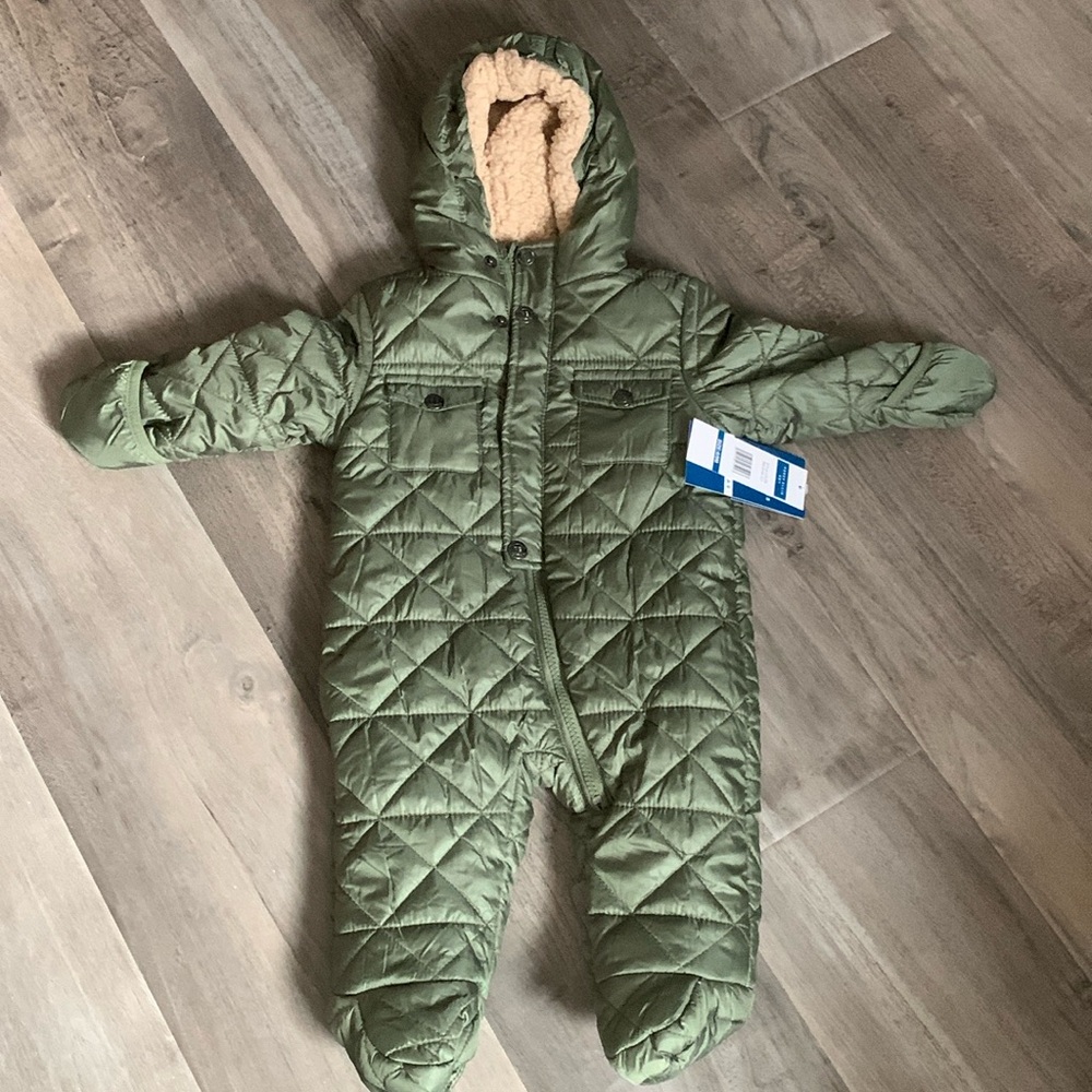Perry Ellis Boy's Winter Puffy Outwear.